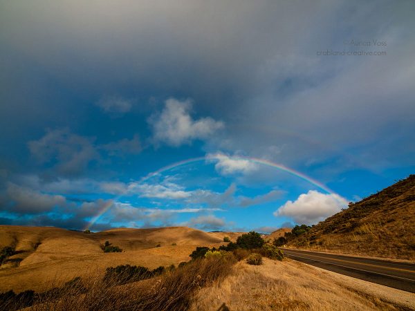 Doppelter Regenbogen über der Napa-Valley-Landschaft in Kalifornien, USA