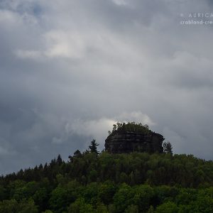 Nationalpark Sächsische Schweiz - Blick auf einen Tafelberg im Elbsandsteingebirge